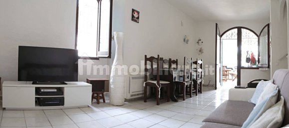 Вилла с 3 спальнями в Саррок, Италия № 264995 4