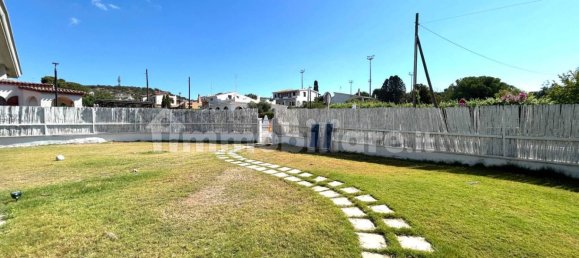 Вилла с 3 спальнями в Саррок, Италия № 264995 9