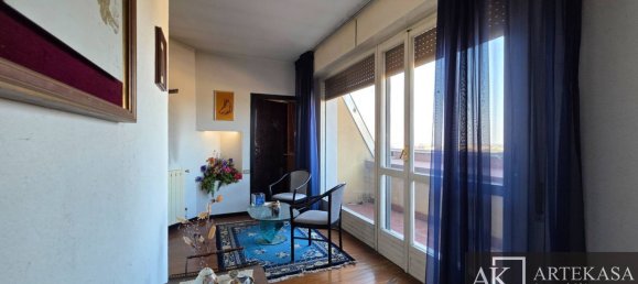 5 bedrooms Penthouse in Novara, Italy No. 371549 8