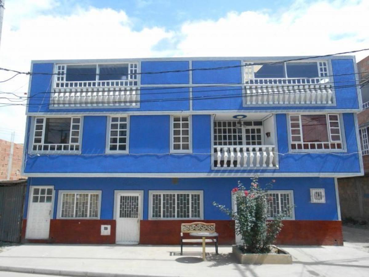 5 bedrooms House in Bogota, Colombia No. 14432