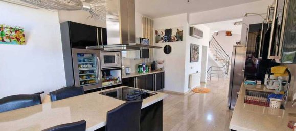 5 bedrooms Villa in Pegeia, Cyprus No. 7002 3