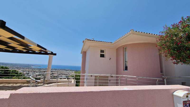 5 bedrooms Villa in Pegeia, Cyprus No. 7002
