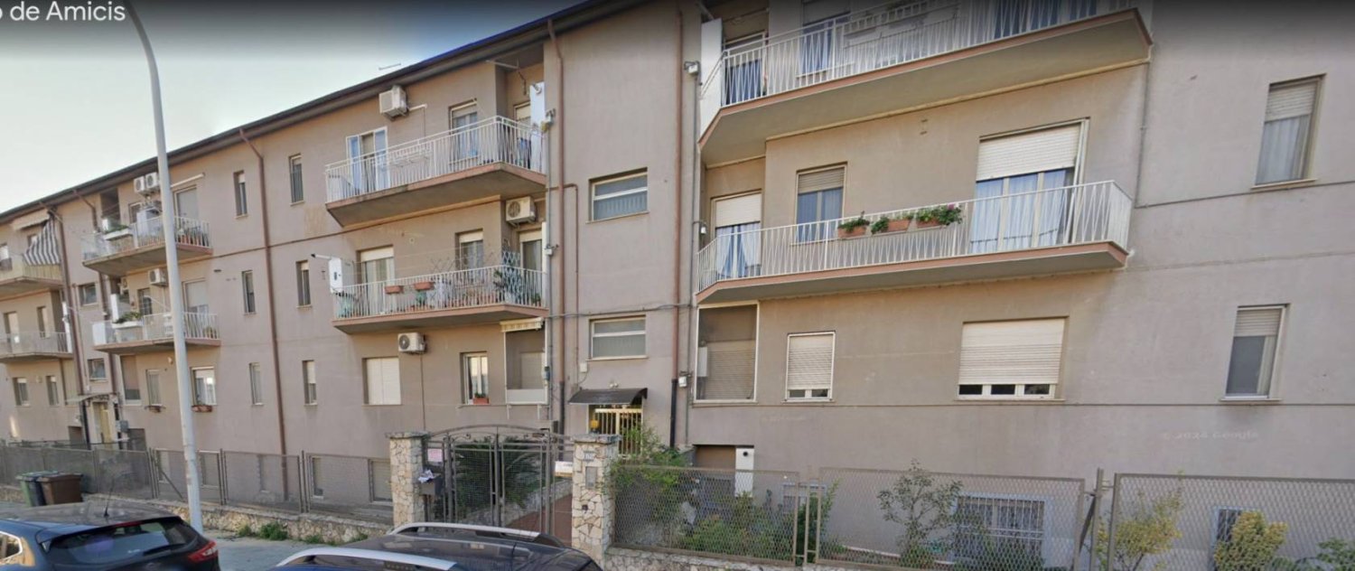 Apartamento de 3 dormitorios en Caltanissetta, Italy No. 289236