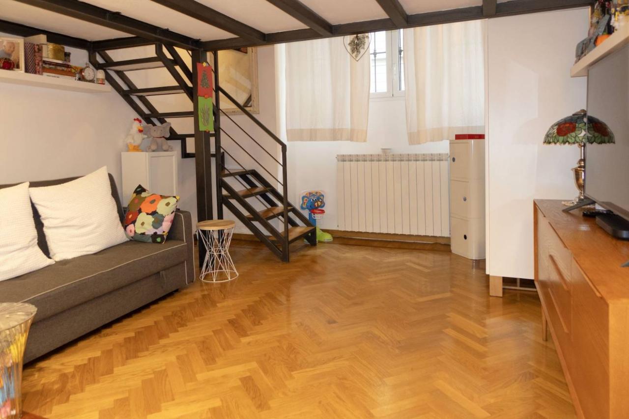 Studio à Milan, Italy No. 247277