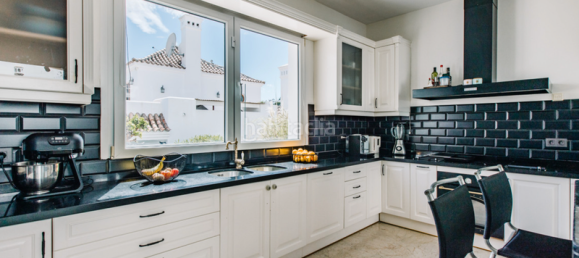 5 غرف نوم فيلا في La Linea de la Concepcion, Spain رقم 87581 8