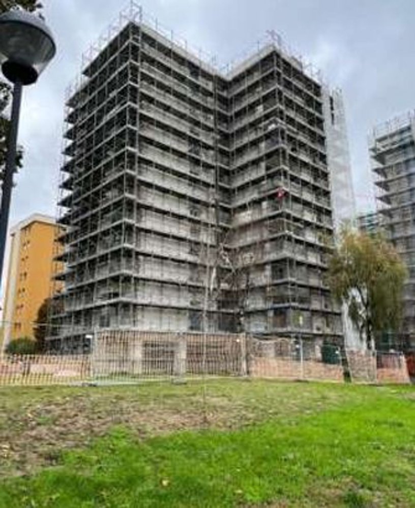 4غرفة شقة في Opera, Italy رقم 8353