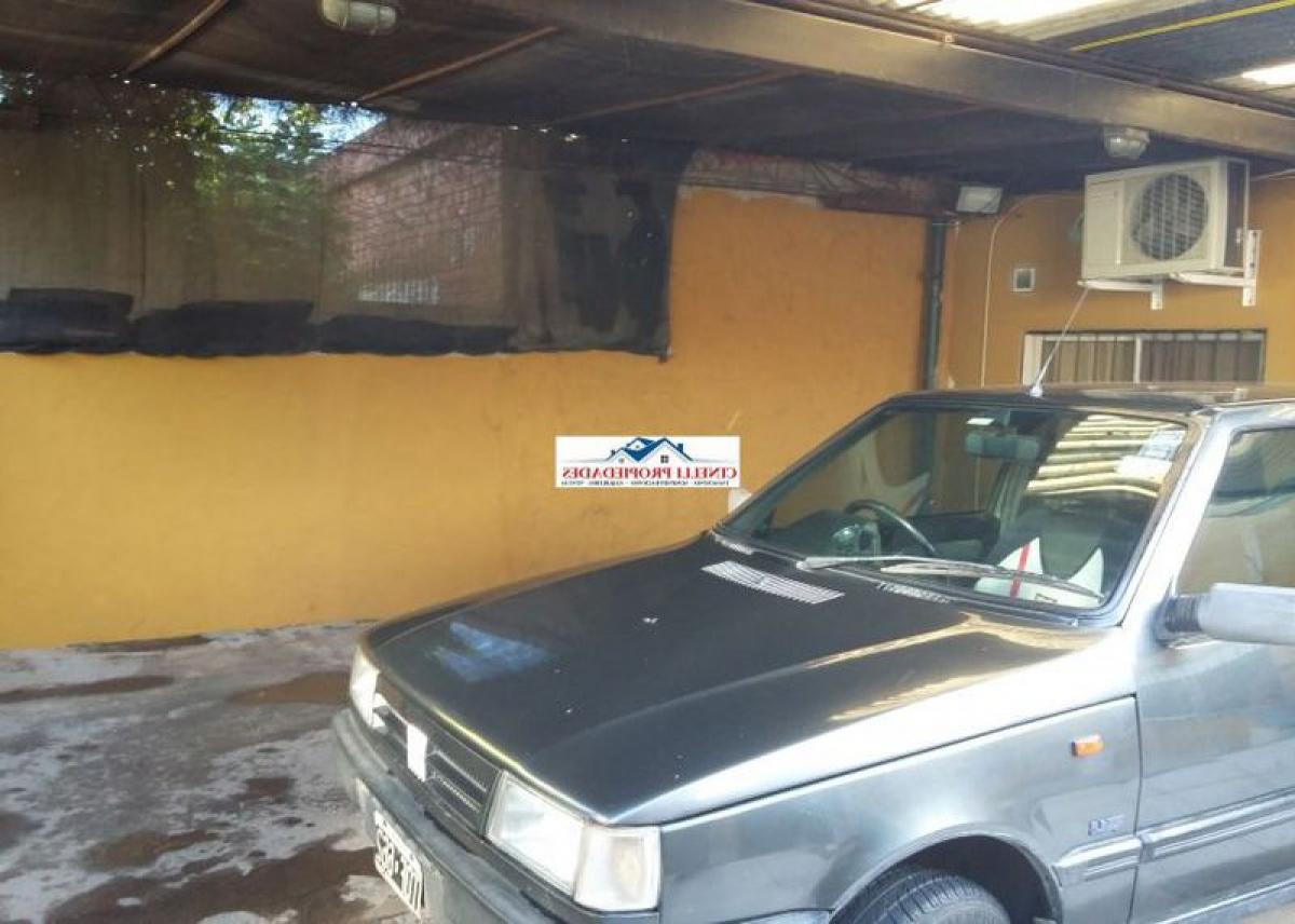 4 bedrooms House in Moreno, Argentina No. 99827