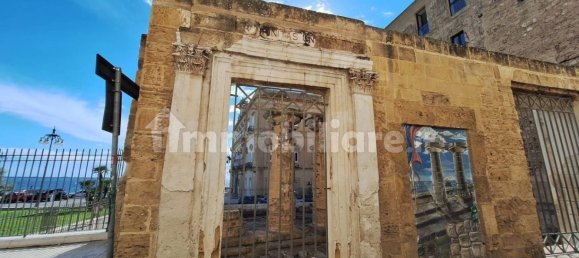 201m² Commercial property in Taranto, Italy No. 343112 3