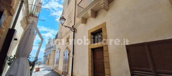 201m² Commercial property in Taranto, Italy No. 343112 11
