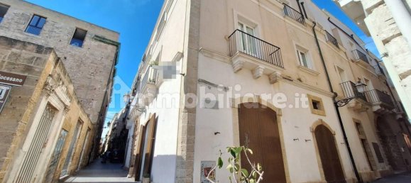 201m² Commercial property in Taranto, Italy No. 343112 2