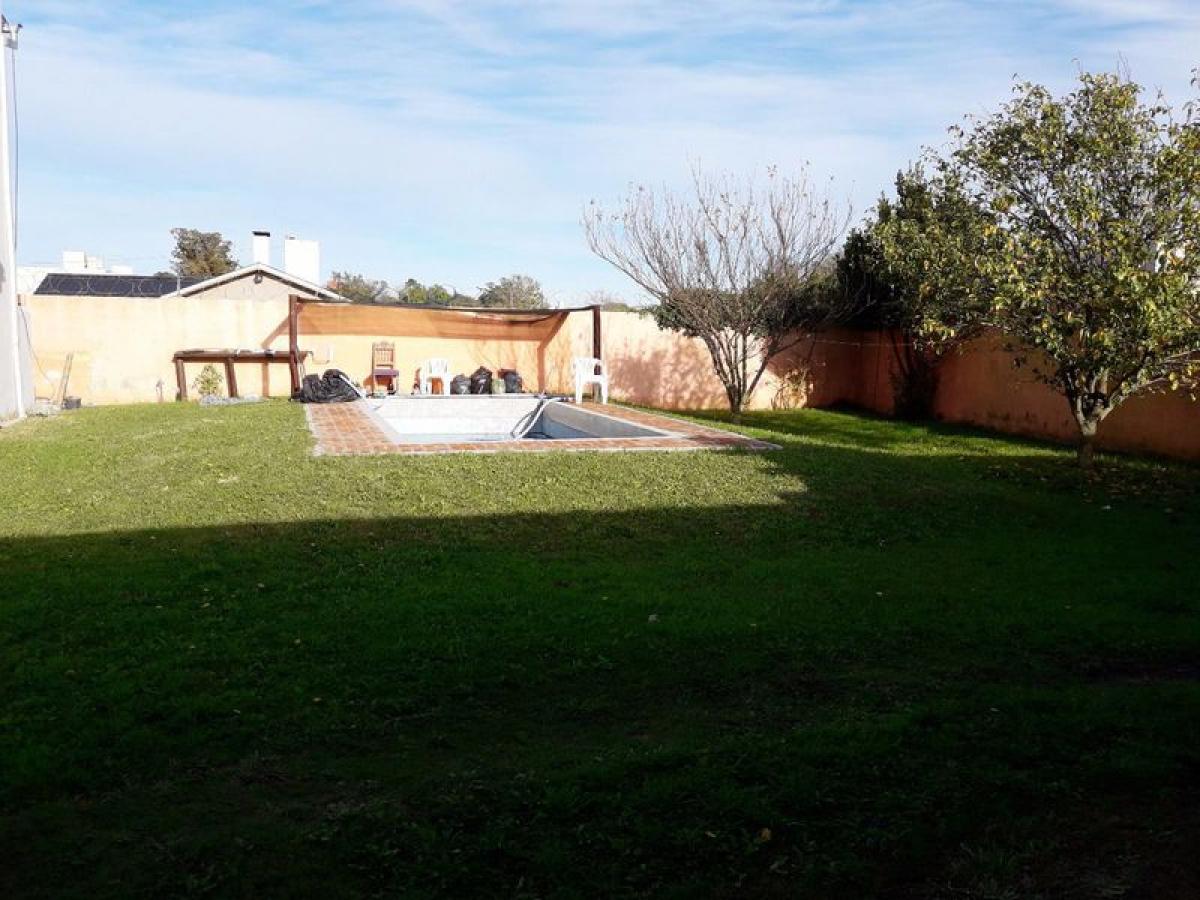 4 bedrooms House in Mar del Plata, Argentina No. 89997