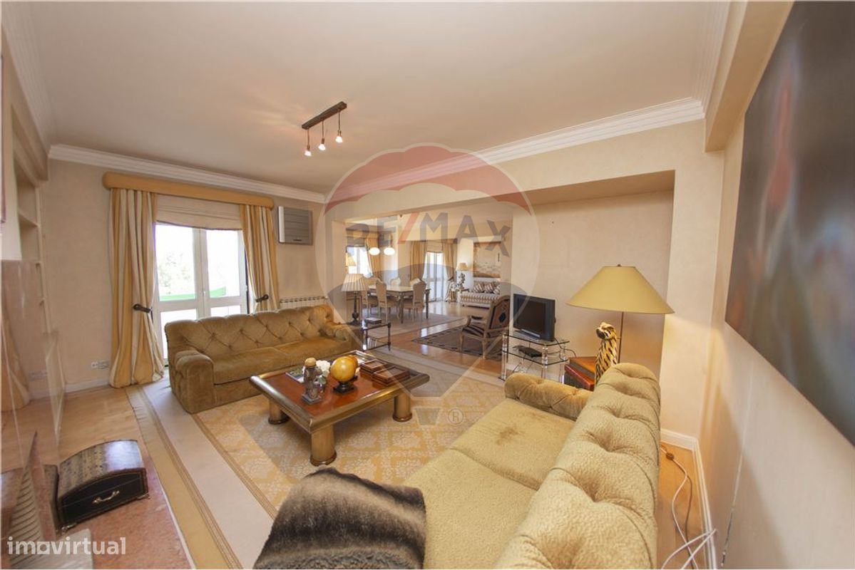 5 bedrooms Apartment in Lisbon, Portugal No. 76783