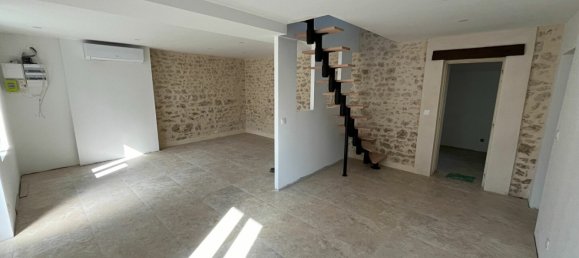 3 bedrooms House in Amilly, France No. 245167 3