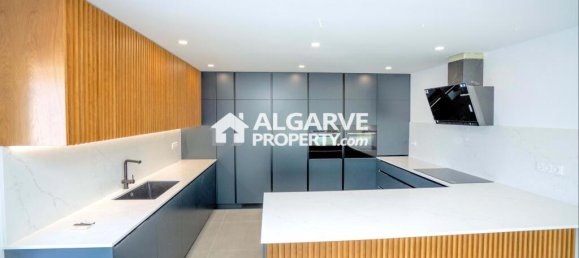 4 Schlafzimmer Villa in Quarteira, Portugal, Nr. 351568 3