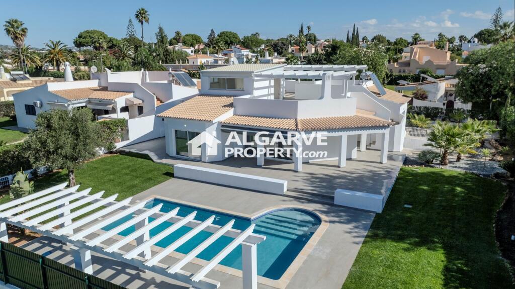 4 Schlafzimmer Villa in Quarteira, Portugal, Nr. 351568