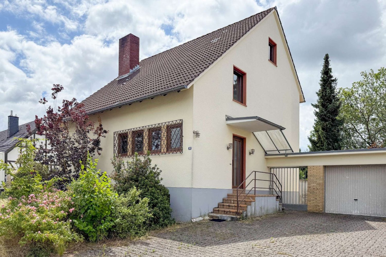 Дом с 5 комнатами в Rosrath, Германия № 316404