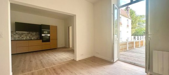 Квартира с 2 спальнями в Лонс-ле-Сонье, Франция № 308359 3