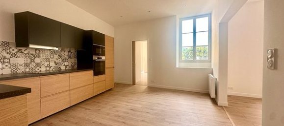 Квартира с 2 спальнями в Лонс-ле-Сонье, Франция № 308359 6