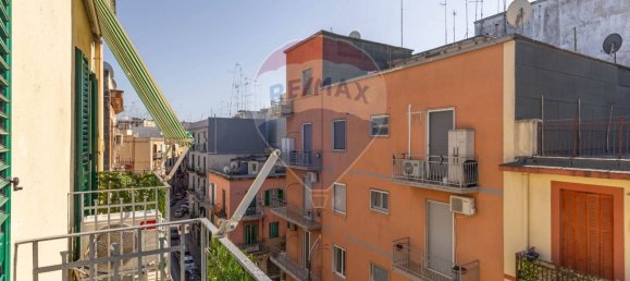 Квартира с 2 спальнями в Бари, Италия № 361992 23