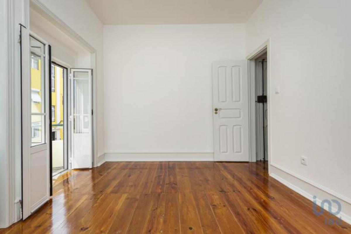 Studio in Lisbon, Portugal No. 5584