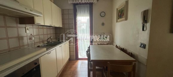 3 rooms Apartment in Ponte San Pietro, Italy No. 35101 7