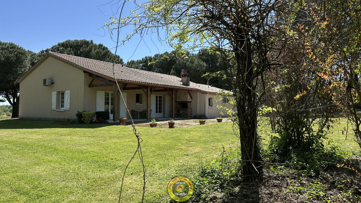 3 bedrooms Villa in Saint-Leon, France No. 326619