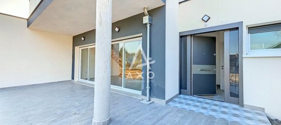 4 bedrooms House in Villemandeur, France No. 153849 17