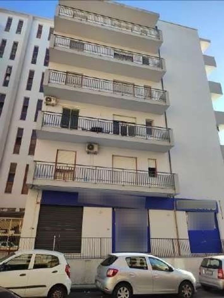 Imóvel comercial em Reggio Calabria, Italy 171 m² N.º 393884