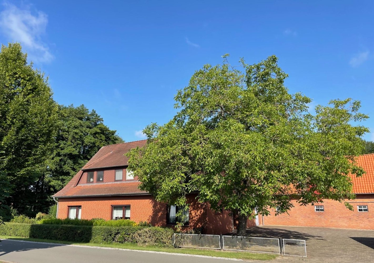 Дом с 9 комнатами в Нинбург, Германия № 281810