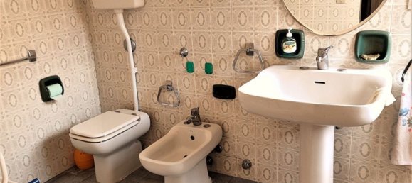 4 rooms Apartment in Reggio Emilia, Italy No. 74993 12