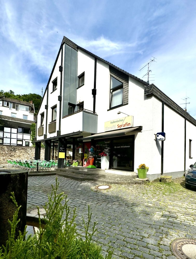 5 bedrooms Building in Euskirchen, Germany No. 152575