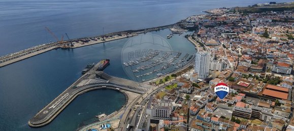 4 bedrooms House in Ponta Delgada, Portugal No. 44191 3