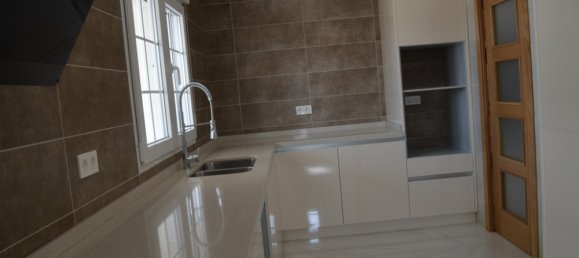 4 Schlafzimmer Villa in Pinoso, Spain, Nr. 8650 5