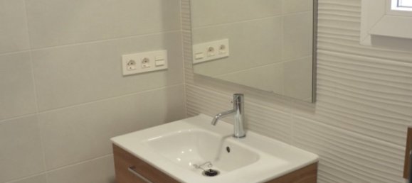 4 Schlafzimmer Villa in Pinoso, Spain, Nr. 8650 13