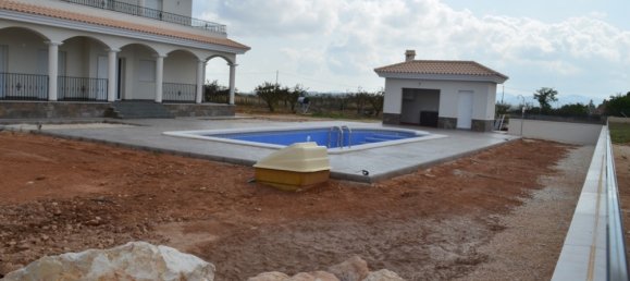 4 Schlafzimmer Villa in Pinoso, Spain, Nr. 8650 26