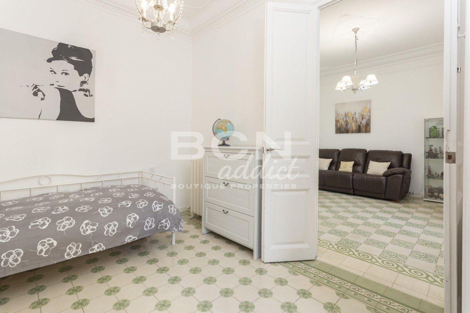 3 bedrooms Building in Eixample, Spain No. 25625