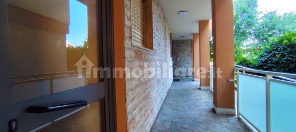 Квартира с 2 спальнями в Милан, Италия № 381231 16