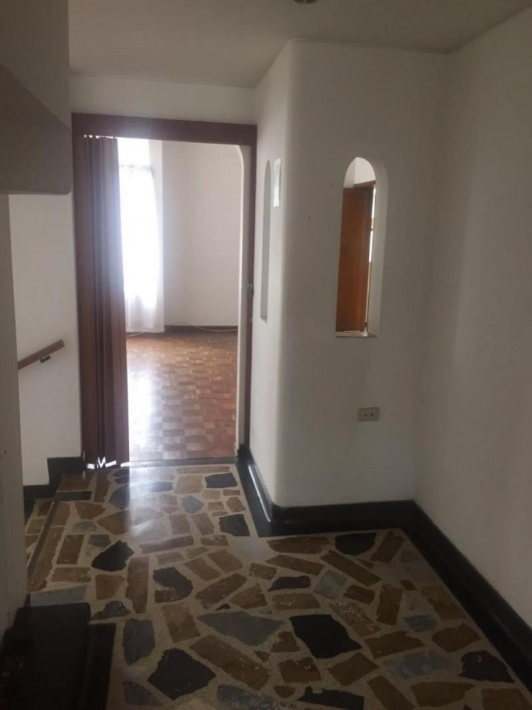 4 غرف نوم منزل في Bogota, Colombia رقم 11981