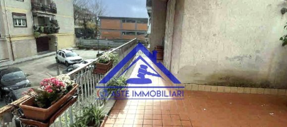 3 rooms Apartment in Caserta, Italy No. 96876 17