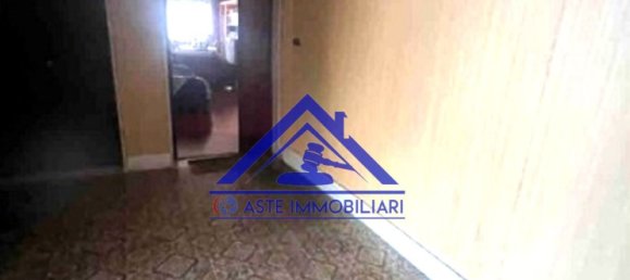 3 rooms Apartment in Caserta, Italy No. 96876 5
