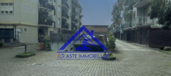 3 rooms Apartment in Caserta, Italy No. 96876 3