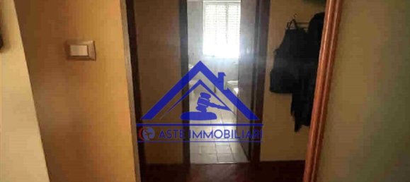 3 rooms Apartment in Caserta, Italy No. 96876 9