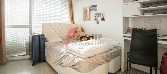 2 chambres Appartement à Évry, France No. 185541 4