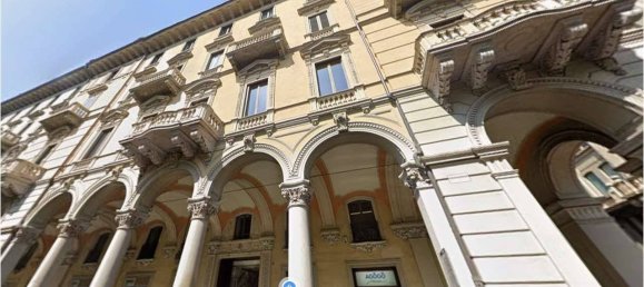Apartamento T4 em Turin, Italy N.º 353090 2