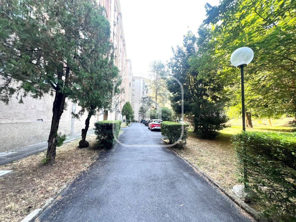 Квартира с 3 спальнями в Рим, Италия № 273657