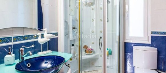 5 bedrooms House in L'Hospitalet de Llobregat, Spain No. 171002 3