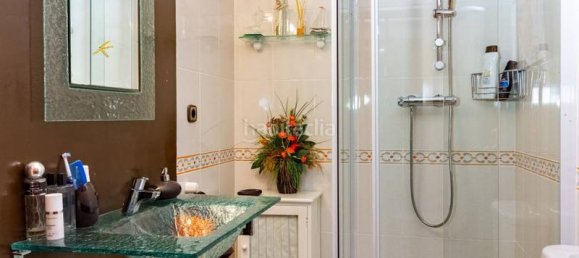 5 bedrooms House in L'Hospitalet de Llobregat, Spain No. 171002 14