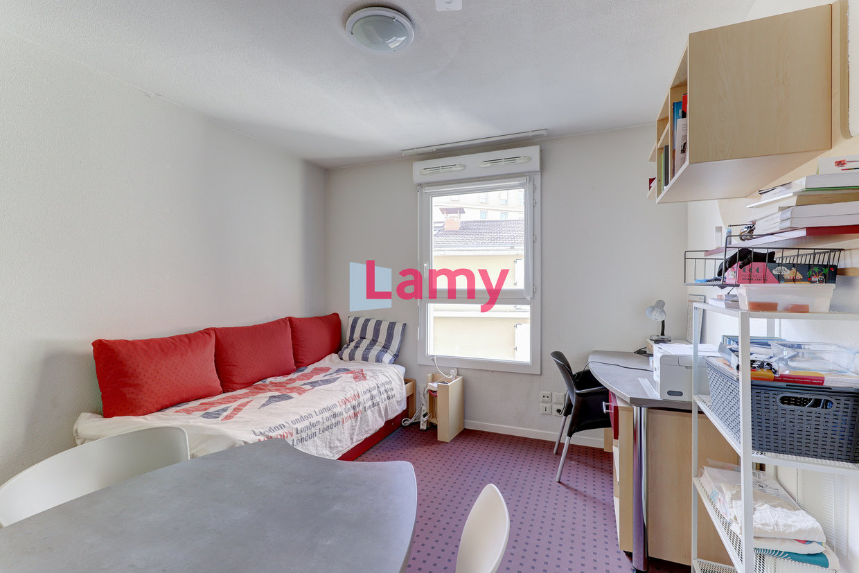 Estudio en Clermont-Ferrand, France No. 193629