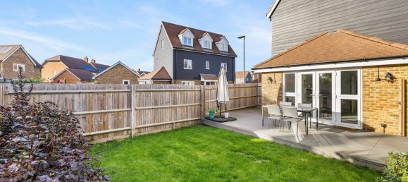 4 bedrooms House in Horley, United Kingdom No. 1065 45