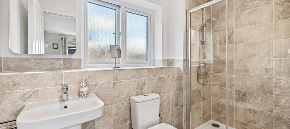 4 bedrooms House in Horley, United Kingdom No. 1065 17